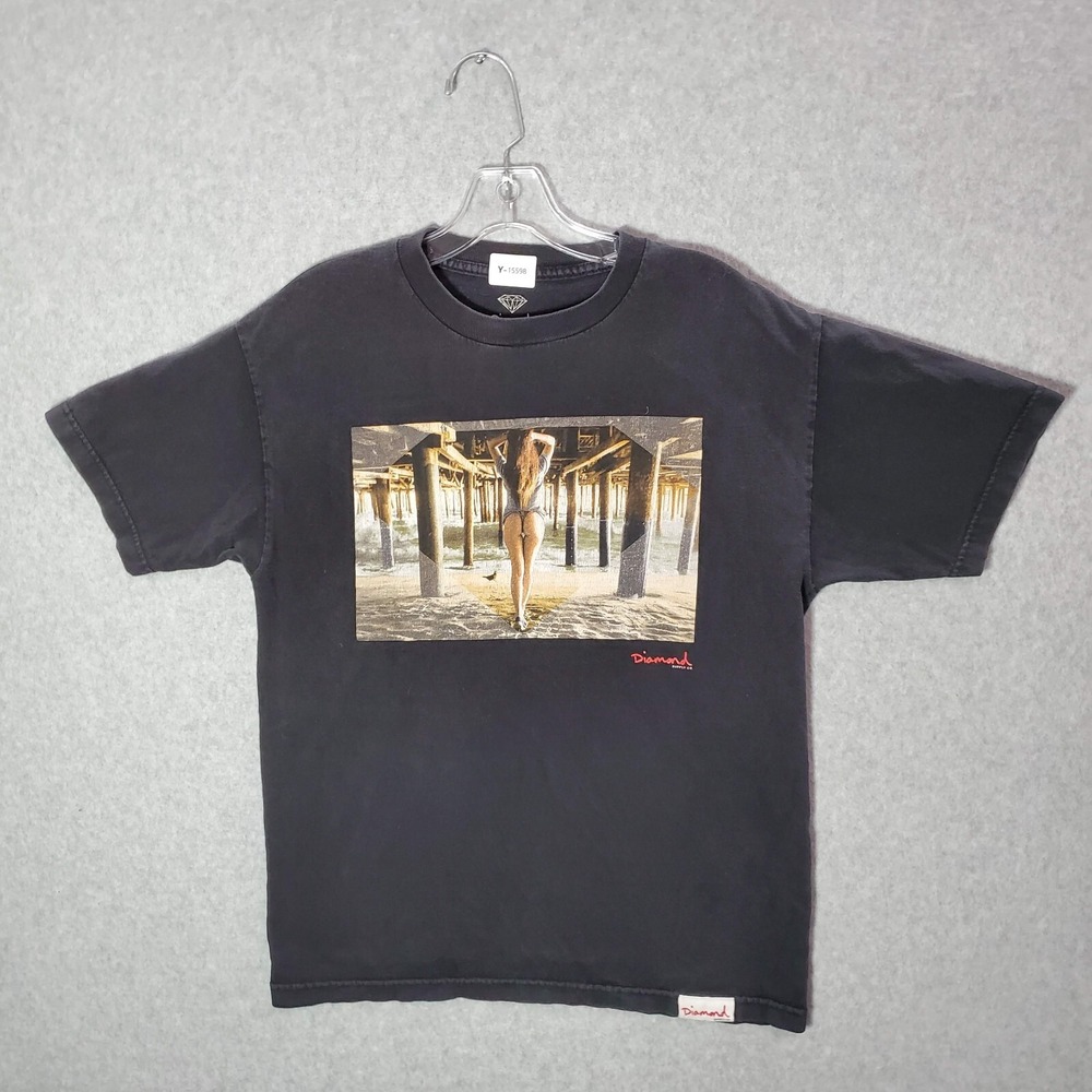Diamond Men T-Shirt Medium Black Beach Model Graphic Short Sleeve Tee